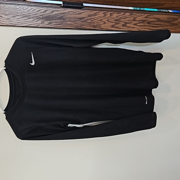 Nike Shirt - Picture 1 of 2